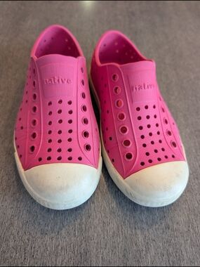 10c Native Jefferson Slip-On Kids Shoes  Pink